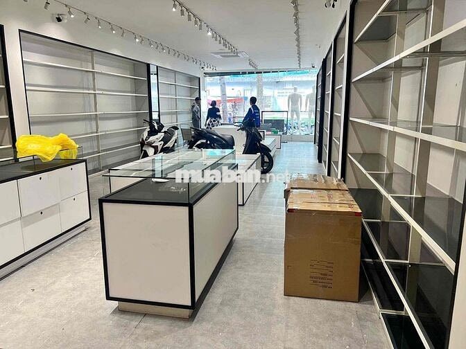 🔥 SIÊU PHẨM MẶT TIỀN CỰC HOT – 17 NGUYỄN TRÃI, Q5 TRỆT 3 LẦU ST 99TR 🔥