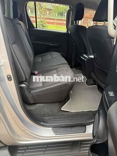 Toyota Hilux 2016 2.5E 4x2 MT - 100000 km