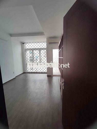 Cho thuê nhà hẻm xe tải Quận 6 tiện ra Chợ Lớn