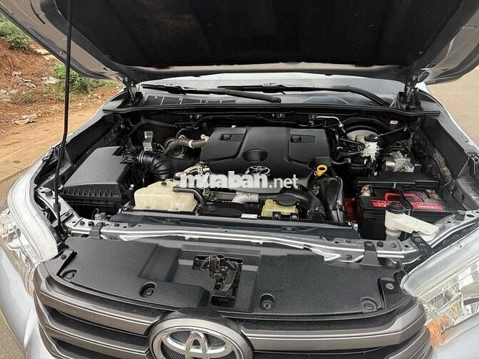 Toyota Hilux 2016 2.5E 4x2 MT - 100000 km