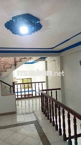 NGAY CẦU BÌNH LỢI NHÀ 2 LẦU 3PN 2WC ĐƯỜNG THÔNG Ở KD ONLINE + VPCTY