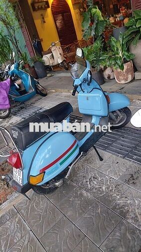 Nhà dư mình cần bán vespa cổ.xe mới đại tu