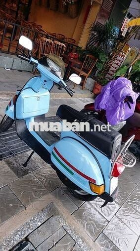Nhà dư mình cần bán vespa cổ.xe mới đại tu