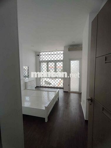 Cho thuê nhà hẻm xe tải Quận 6 tiện ra Chợ Lớn
