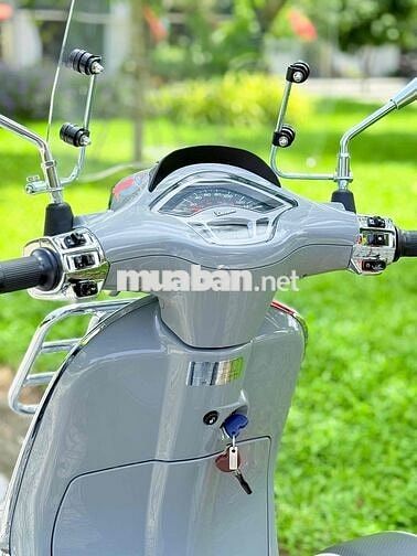Vespa sprint 2024 đi 1 ngàn cây. như xe mới dắt ra