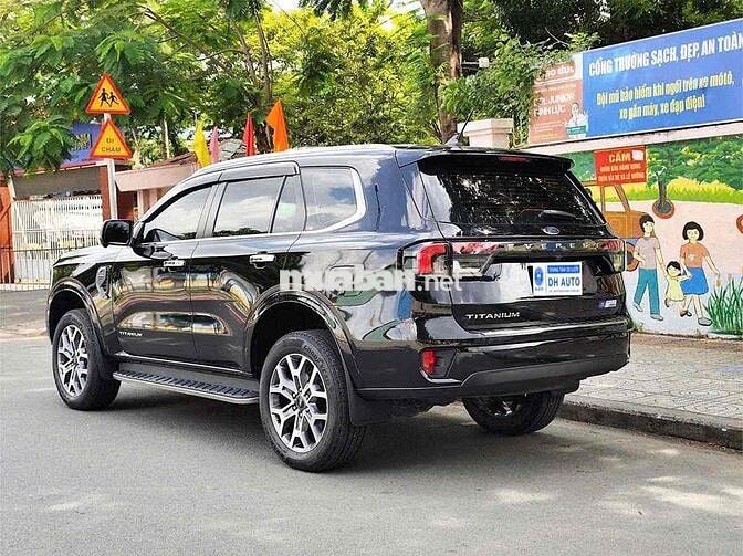 Ford Everest 2023 Titanium 2.0L 4x2 AT - 28000 km