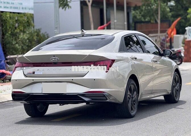 Elantra 2022 số tự động, hỗ trợ bank toàn quốc