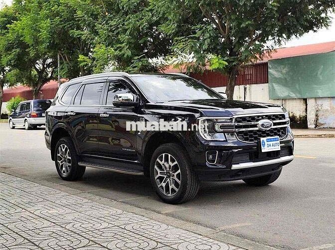 Ford Everest 2023 Titanium 2.0L 4x2 AT - 28000 km