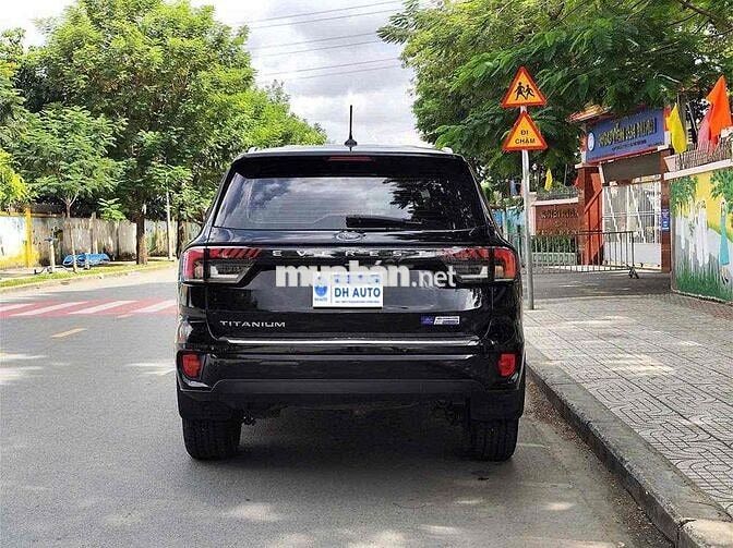Ford Everest 2023 Titanium 2.0L 4x2 AT - 28000 km