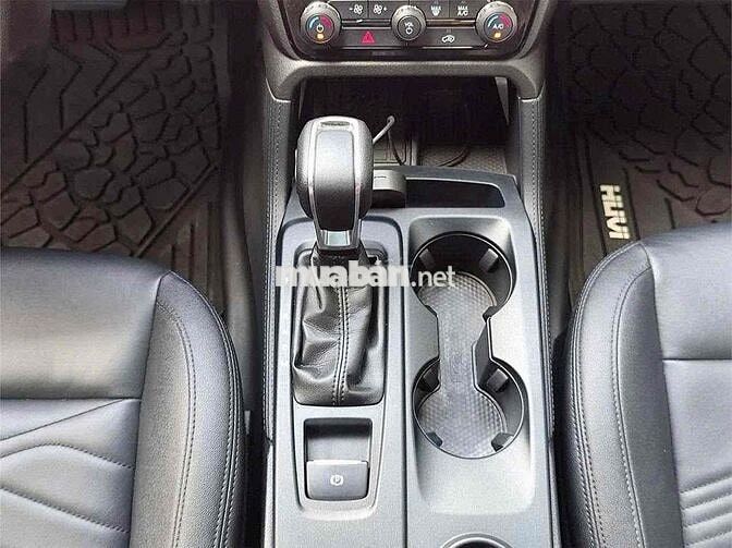 Ford Everest 2023 Titanium 2.0L 4x2 AT - 28000 km