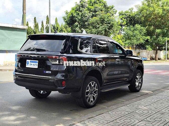 Ford Everest 2023 Titanium 2.0L 4x2 AT - 28000 km
