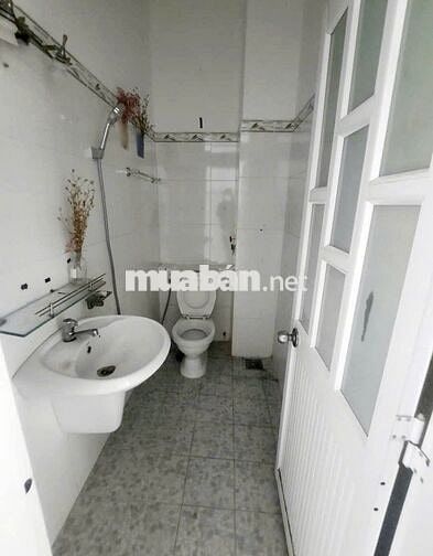 Nhà mới, (4PN, 3WC), 4x12m 3L, 920/3A Nguyễn Chí Thanh Q11