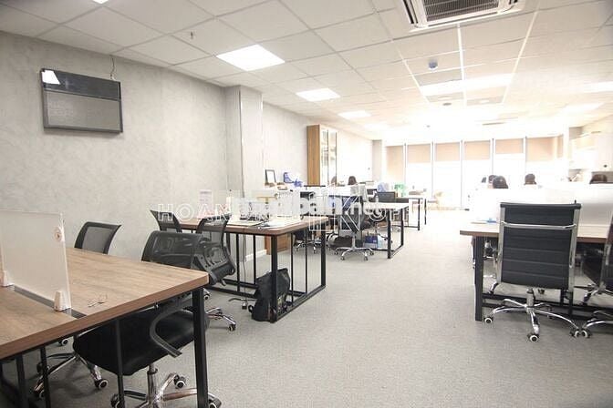 Thuê văn phòng Bình Thạnh 120-210m², giá rẻ 310k/m², full nội thất