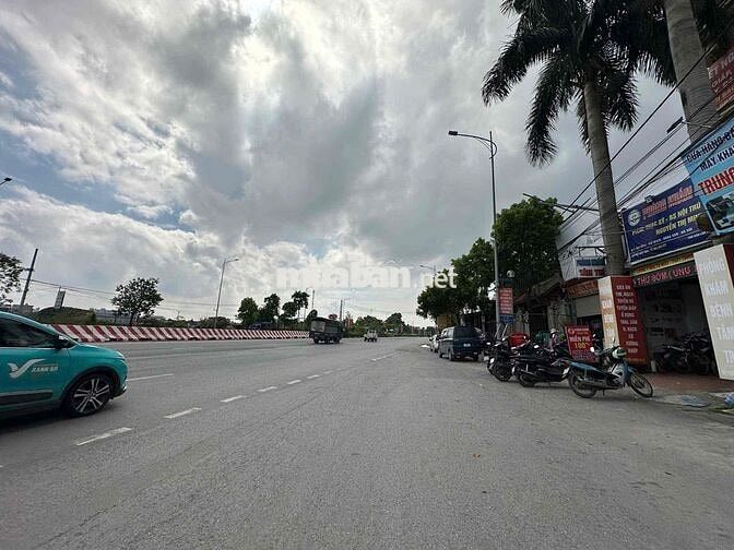 ĐẤT ĐẸP  VUÔNG NHƯ TỜ A4 - ĐƯỜNG THÔNG TỨ PHÍA- SÁT  LỐI RA CỦA CẦU