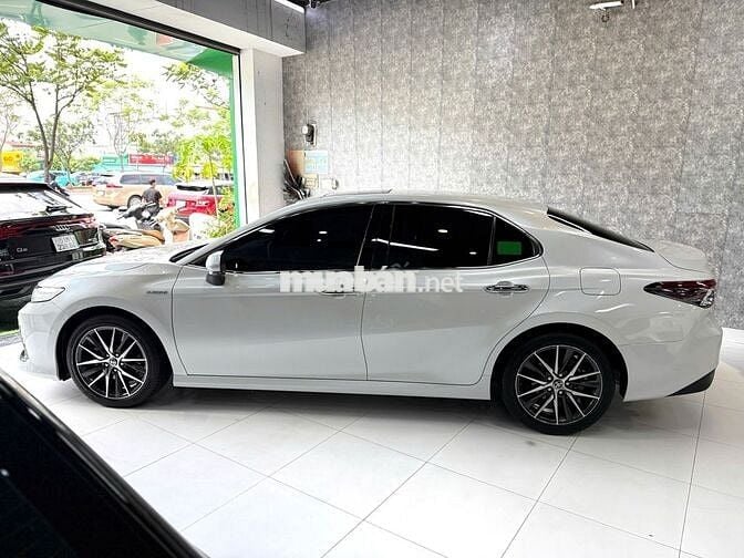 TOYOTA CAMRY 2.5 HYBRID (Phiên bản xăng điện)