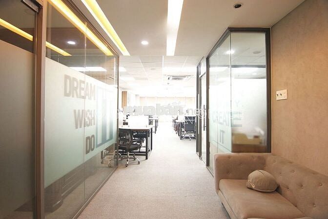 Thuê văn phòng Bình Thạnh 120-210m², giá rẻ 310k/m², full nội thất