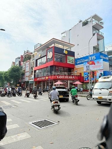 Bán Toà Y Hình, Hẻm Xe Hơi Sư Vạn Hạnh, Căn Ngon Nhất Lúc Này 11x21m