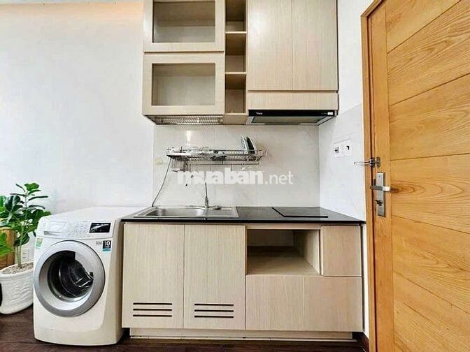 Căn Hộ Studio Cửa Sổ View Thành Phố Full NT Tòa Nhà Thang Máy Hầm Xe