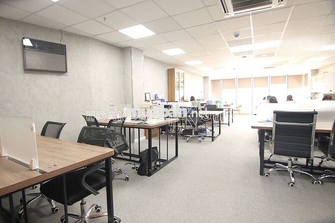 Thuê văn phòng Bình Thạnh 120-210m², giá rẻ 310k/m², full nội thất
