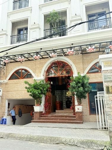 Bán Toà Y Hình, Hẻm Xe Hơi Sư Vạn Hạnh, Căn Ngon Nhất Lúc Này 11x21m
