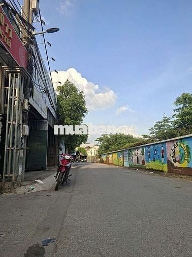 💎 SIÊU PHẨM THẠCH BÀN – NHÀ 

Diện tích: 50m², xây 6 tầng thang máy.