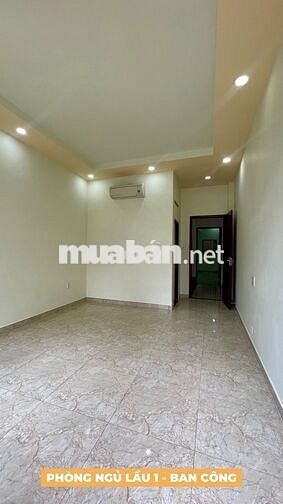 Hẻm nhựa - 7 chỗ ngủ nhà! Bán nhà (4x13m) 5 tầng gần VinCom Nguyễn Xí.