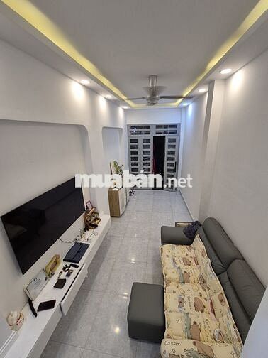 NHÀ HOÀNG DIỆU Q4- 4 LẦU ĐÚC- 30m2- KO QH- GIÁ 4 TỶ NHỈNH