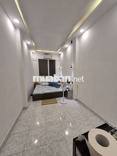 NHÀ HOÀNG DIỆU Q4- 4 LẦU ĐÚC- 30m2- KO QH- GIÁ 4 TỶ NHỈNH