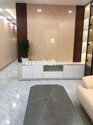 Siêu hiếm! Căn hộ tập thể tầng 1 phố Tân Mai, 2 ngủ , full nội thất ..
