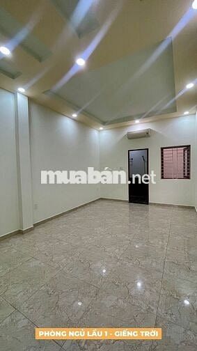 Hẻm nhựa - 7 chỗ ngủ nhà! Bán nhà (4x13m) 5 tầng gần VinCom Nguyễn Xí.