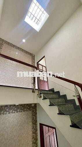Hẻm nhựa - 7 chỗ ngủ nhà! Bán nhà (4x13m) 5 tầng gần VinCom Nguyễn Xí.