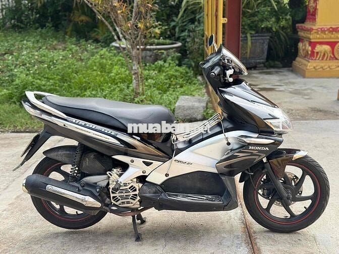 Xe AirBlade 2010 FI rin ròn