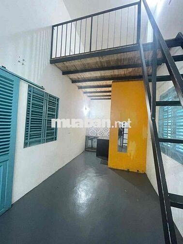 GẦN CHỢ ĐẦU MỐI THỦ ĐỨC NHÀ 100M 2PN 2WC Ở GIA ĐÌNH + KHO CHỨA HÀNG