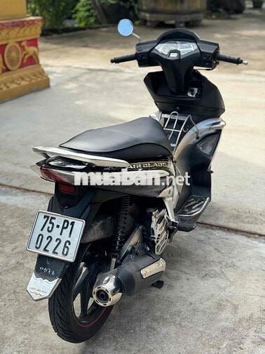 Xe AirBlade 2010 FI rin ròn