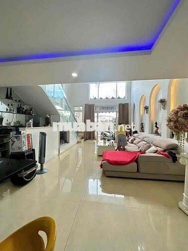 Cho thuê nhà vườn 2.5 tầng - sân ô tô đậu - Nguyễn Huy Tưởng