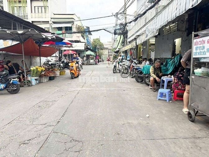 Bán nhà 1 lầu ,sát hẻm xe hơi đường lạc long quân p3 Q11