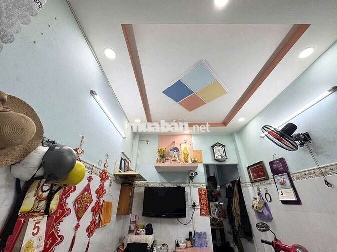 Bán nhà 1 lầu ,sát hẻm xe hơi đường lạc long quân p3 Q11