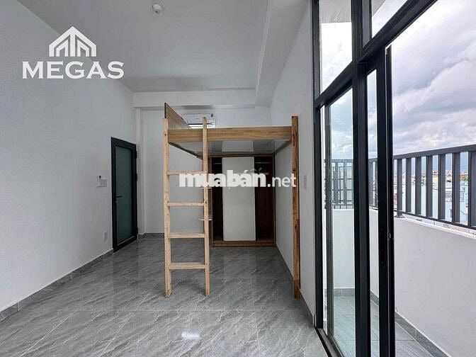 Mới Xây 100% - Ban Công Riêng - Đầy Đủ Nội Thất - Phan Văn Hớn