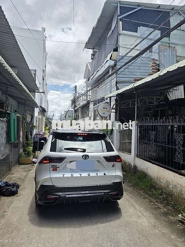 BÁN NỀN TẶNG NHÀ C4 CỦ DIỆN TỊCH ĐẸP LỚN TRỤC CHÍNH HẺM 388D NVC