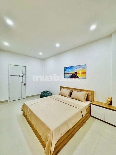 BÁN NHÀ 3 LẦU GẦN NGAY CHỢ ỦY BAN, TRƯỜNG HỌC BINH TÂN
