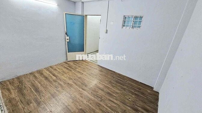 Nhà Hẻm Xe Hơi Đường Lạc Long Quân , DT:4x13m, 2lầu
