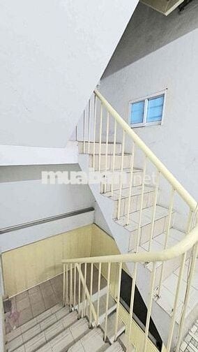 Nhà Hẻm Xe Hơi Đường Lạc Long Quân , DT:4x13m, 2lầu