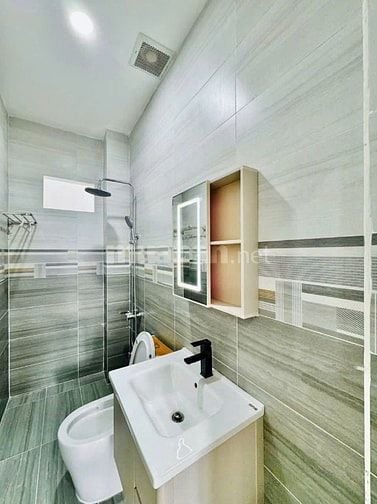 BÁN NHÀ 3 LẦU GẦN NGAY CHỢ ỦY BAN, TRƯỜNG HỌC BINH TÂN