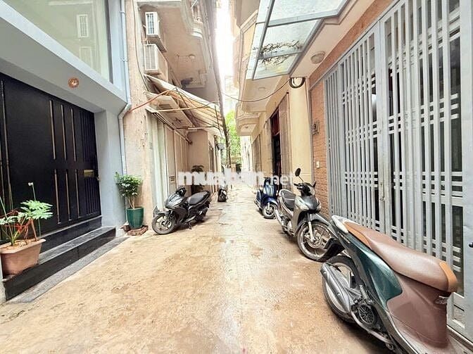 BÁN NHÀ ĐẸP - HOÀNG HOA THÁM, BA ĐÌNH GẦN PHỐ--CÁCH OTO 5M