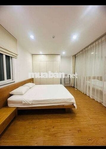 Tôi cần bán nhà lô góc mặt phố Quảng Khánh 6tầng thang máyfull nộithất