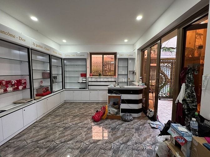 Cho thuê nhà 4 lầu - 31 Lê Tự Tài, khu kinh doanh, xe tải vào tận nhà