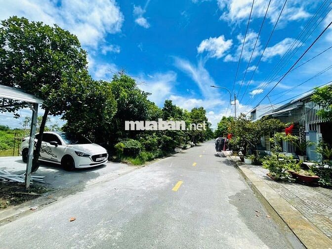 Cần bán gấp căn nhà ở sau chợ Chiều Tân Phú Trung 98m2 SHR giá 865tr