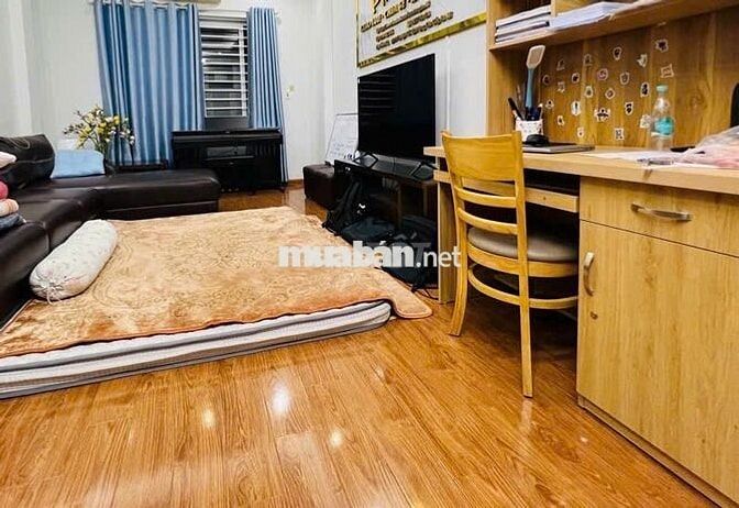 Bán nhà phố Ngọc Hà,10,6 tỷ, DT: 57 m2 , sử dụng 60 m, ngõ xe ba gác