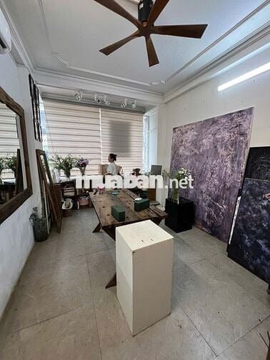 Nhà 4 tầng mặt phố Yên Lãng 160m², vỉa hè 2.5m, ô tô đỗ, kinh doanh