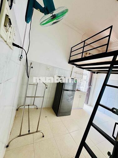 phòng trọ ban công có gác lầu2 18m2 phạm văn hai p5 tân bình bờ kè
